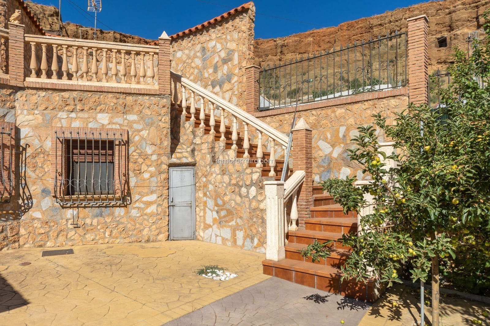 3 quarto Casa em Banda para venda em Guadix com garagem - 190 000 € (Ref: 9582993)