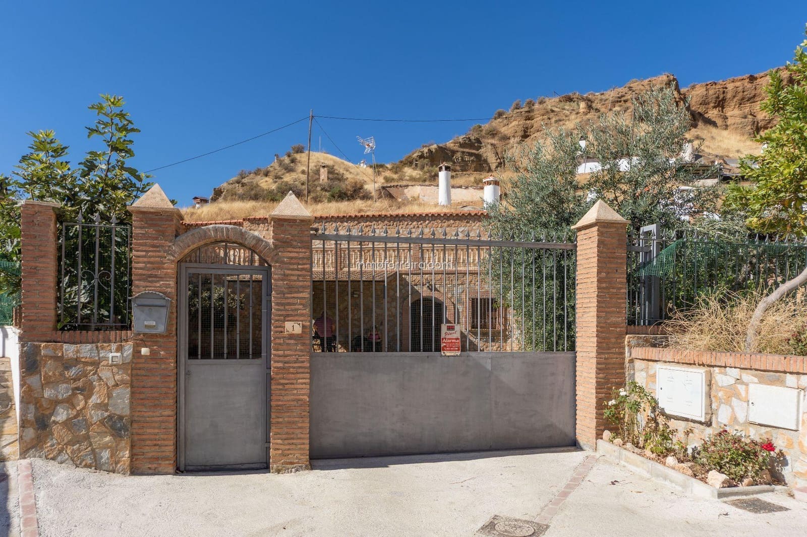 3 quarto Casa em Banda para venda em Guadix com garagem - 190 000 € (Ref: 9582993)