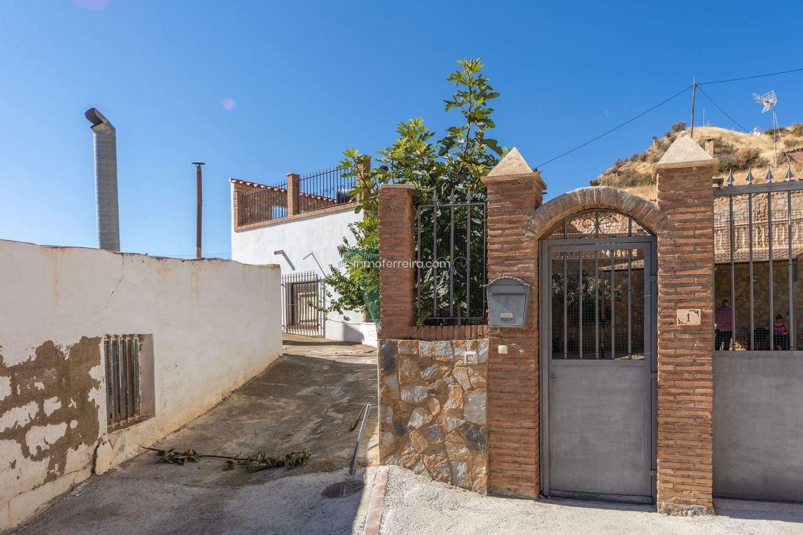 3 quarto Casa em Banda para venda em Guadix com garagem - 190 000 € (Ref: 9582993)