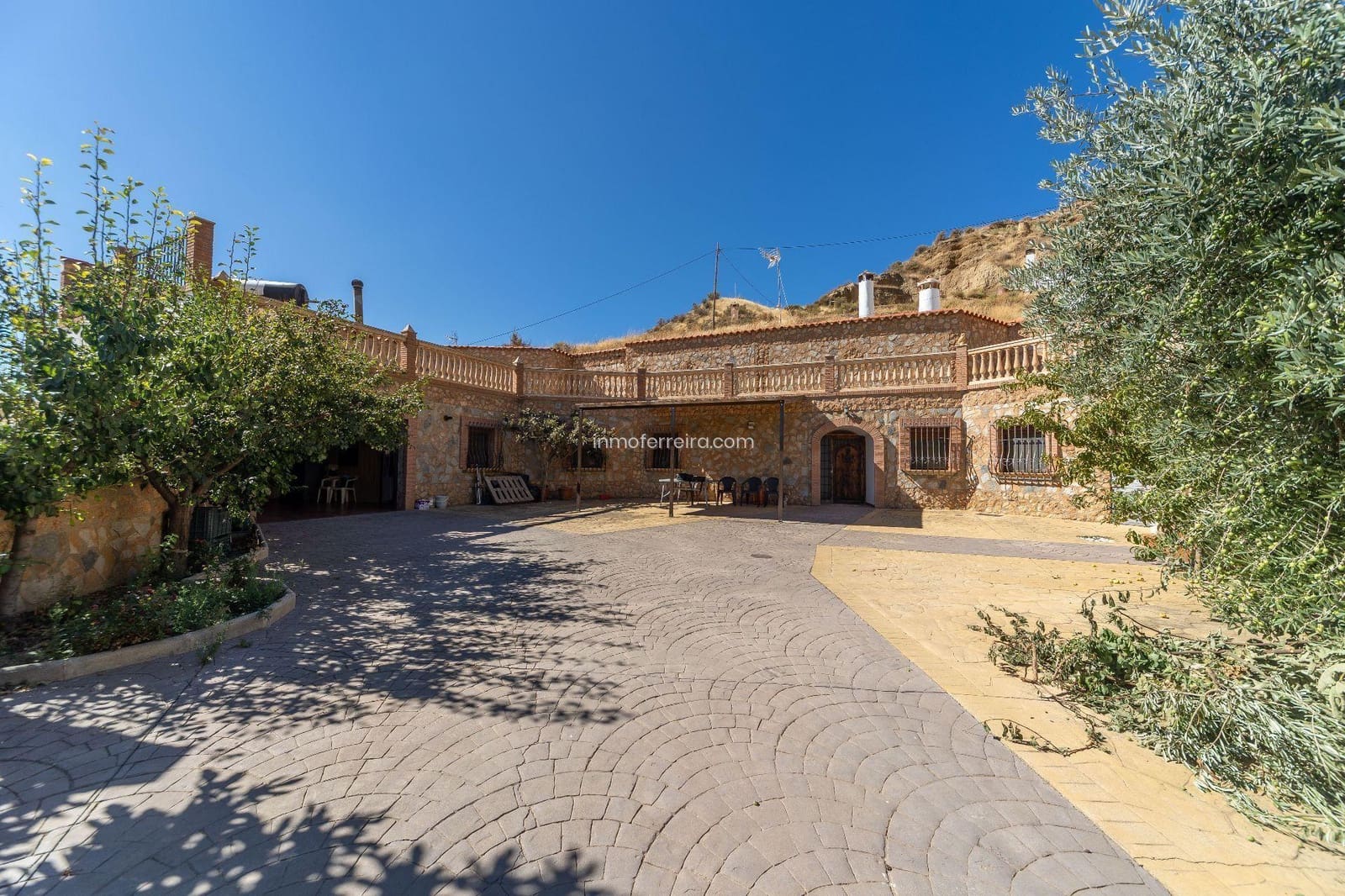 3 quarto Casa em Banda para venda em Guadix com garagem - 190 000 € (Ref: 9582993)