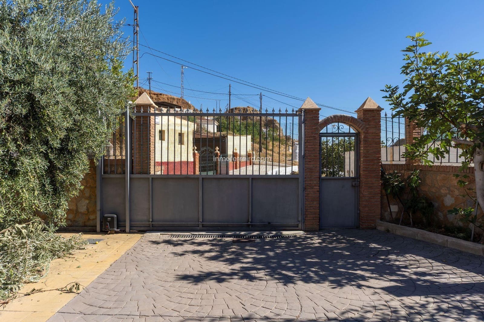 3 quarto Casa em Banda para venda em Guadix com garagem - 190 000 € (Ref: 9582993)