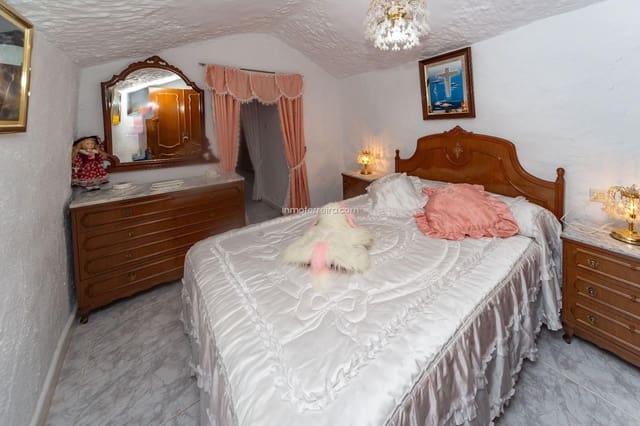 3 quarto Casa em Banda para venda em Guadix - 105 000 € (Ref: 9582994)