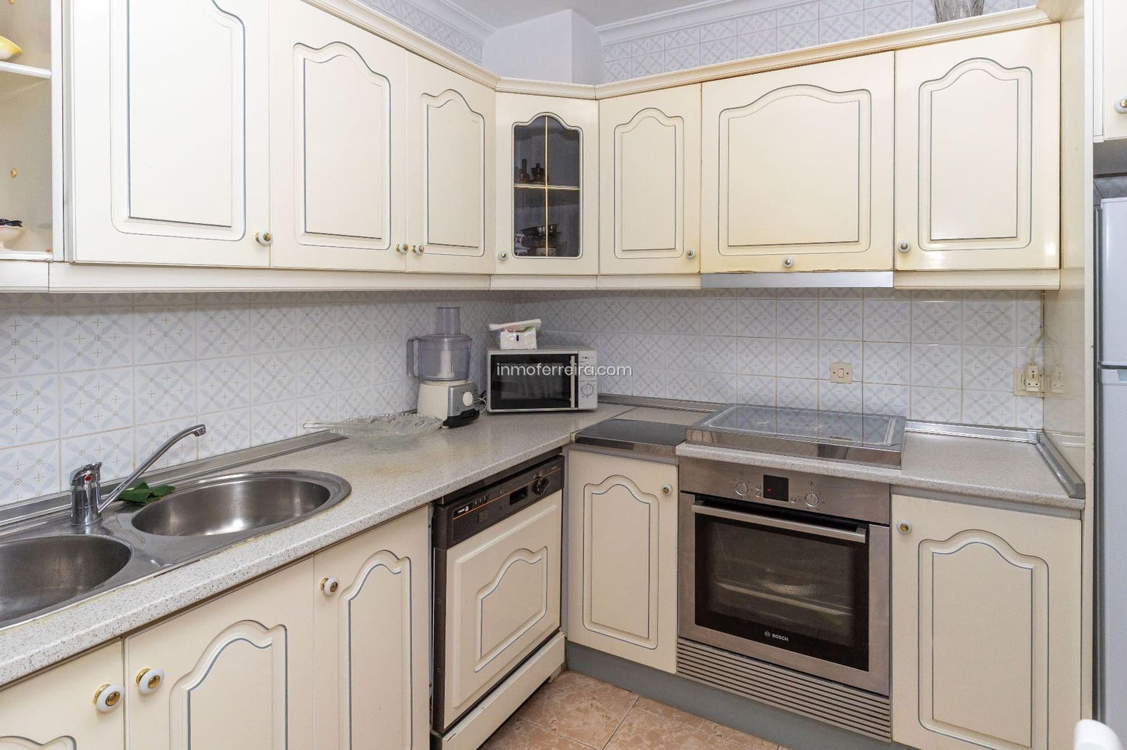 3 bedroom Flat for sale in Guadix with garage - € 180,000 (Ref: 9582995)