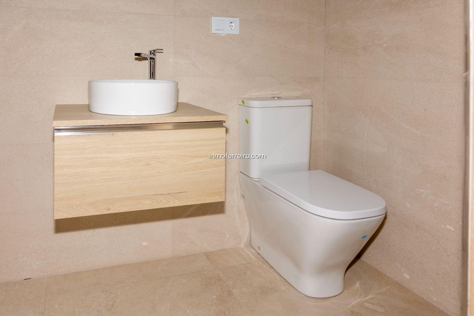 2 bedroom Penthouse for sale in Guadix - € 179,000 (Ref: 9582996)