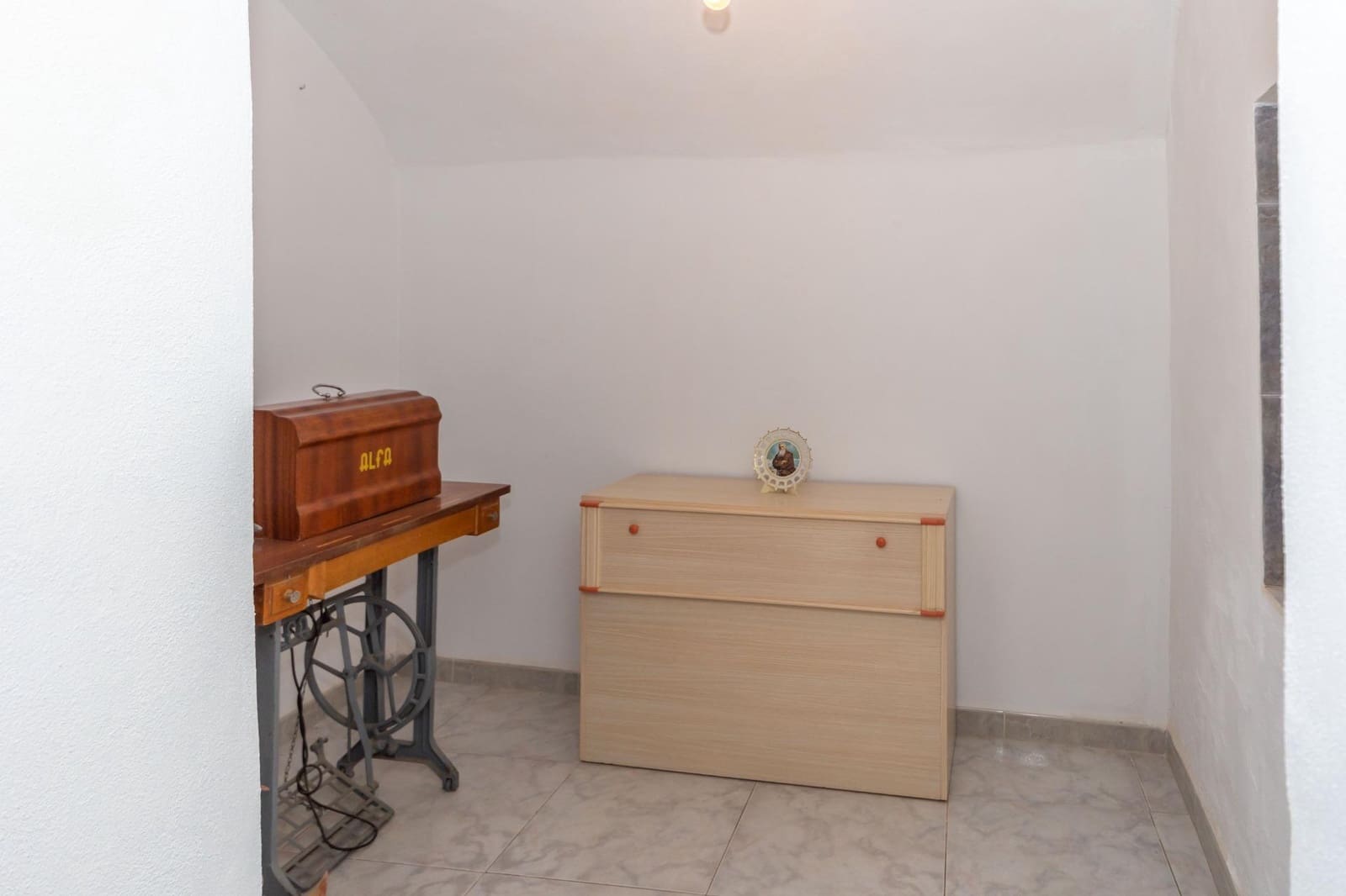 Omakotitalo myytävänä paikassa Guadix - 99 000 € (Ref: 9586560)