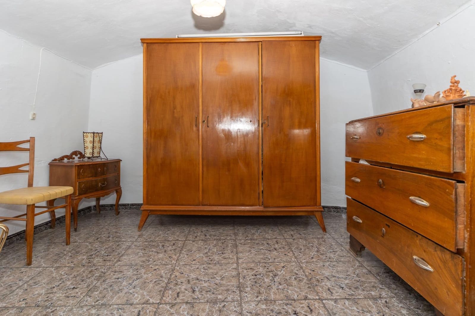 Omakotitalo myytävänä paikassa Guadix - 99 000 € (Ref: 9586560)