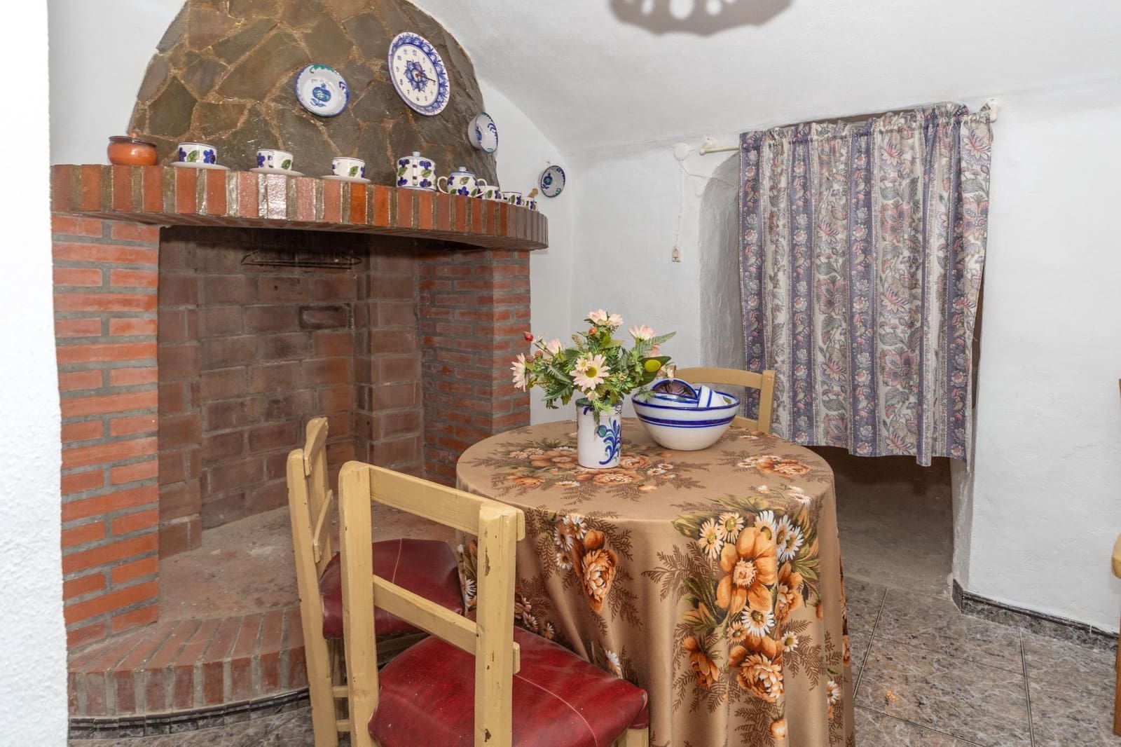 Omakotitalo myytävänä paikassa Guadix - 99 000 € (Ref: 9586560)