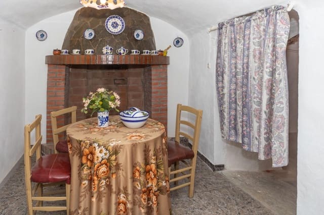 Omakotitalo myytävänä paikassa Guadix - 99 000 € (Ref: 9586560)