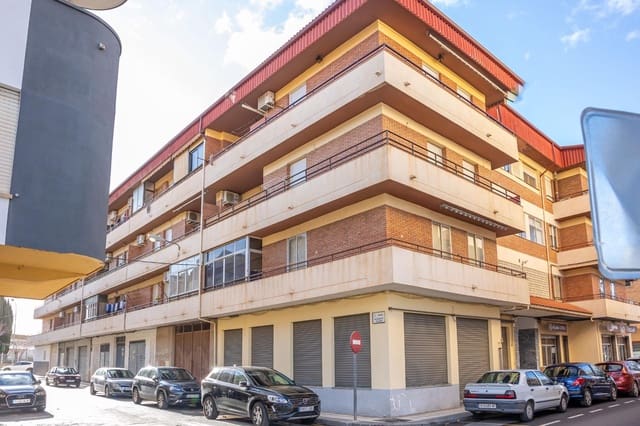 Piso de 4 habitaciones en Guadix en venta - 110.000 € (Ref: 9591359)