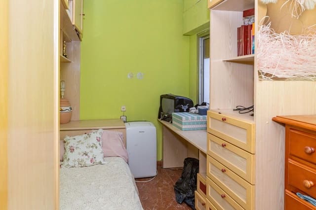 Piso de 4 habitaciones en Guadix en venta - 110.000 € (Ref: 9591359)