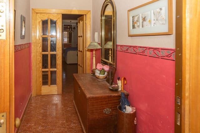 Piso de 4 habitaciones en Guadix en venta - 110.000 € (Ref: 9591359)