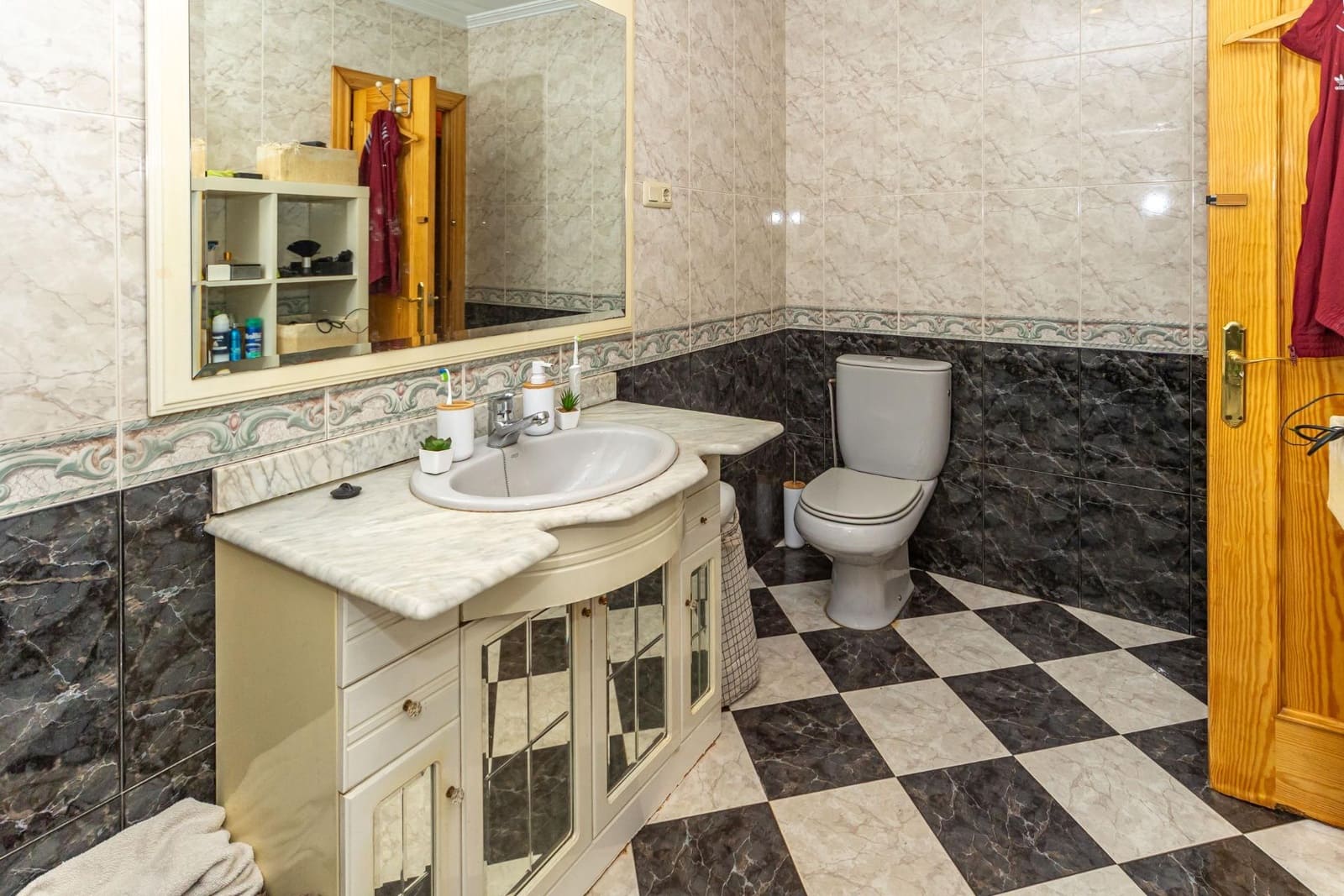 4 sypialnia Mieszkanie na sprzedaż w Guadix - 110 000 € (Ref: 9591359)