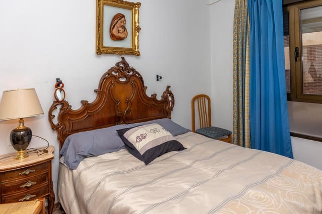 Piso de 4 habitaciones en Guadix en venta - 130.000 € (Ref: 9591360)