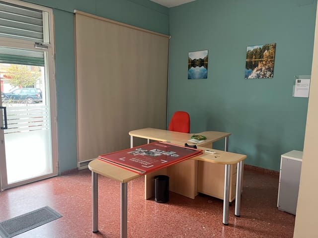 4 bedroom Commercial for rent in Guadix - € 500 (Ref: 9591361)