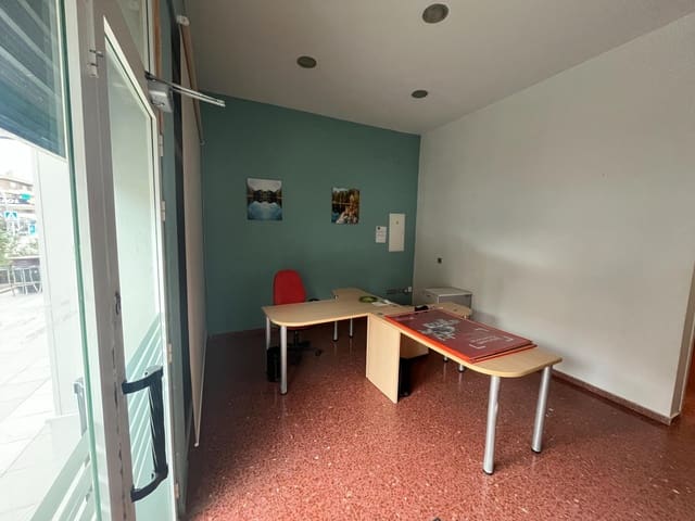 4 bedroom Commercial for rent in Guadix - € 500 (Ref: 9591361)