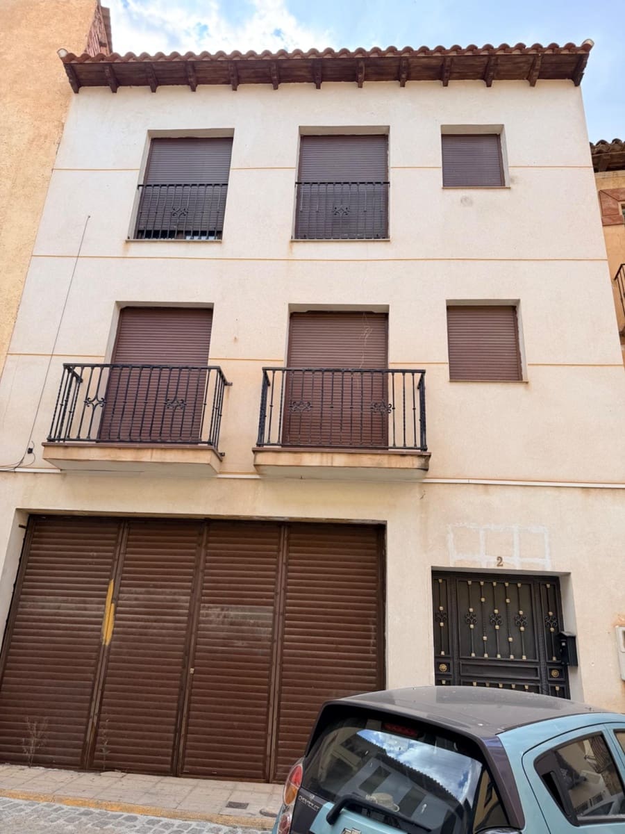 3 bedroom Flat for sale in Guadix with garage - € 110,000 (Ref: 9630030)