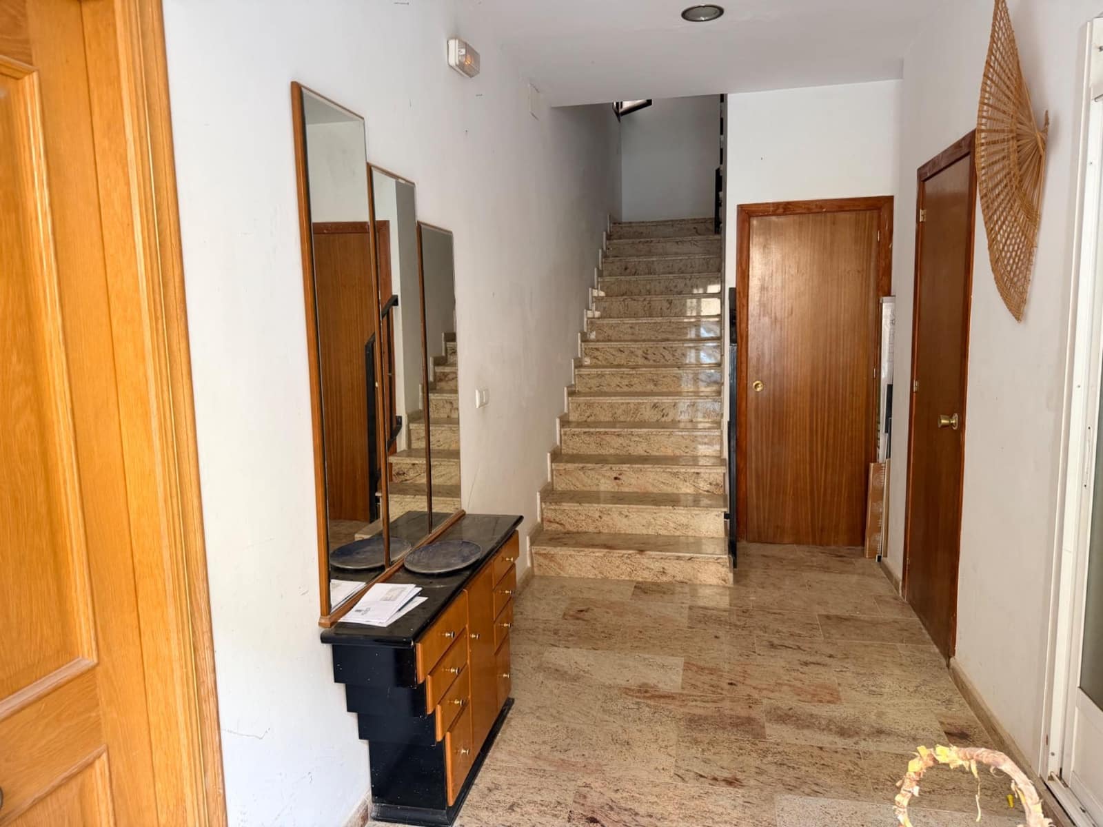 3 bedroom Flat for sale in Guadix with garage - € 110,000 (Ref: 9630030)