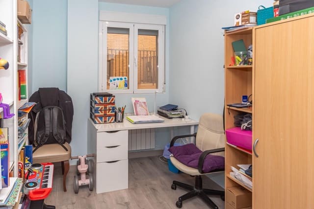 3 bedroom Flat for sale in Guadix - € 165,000 (Ref: 9670731)