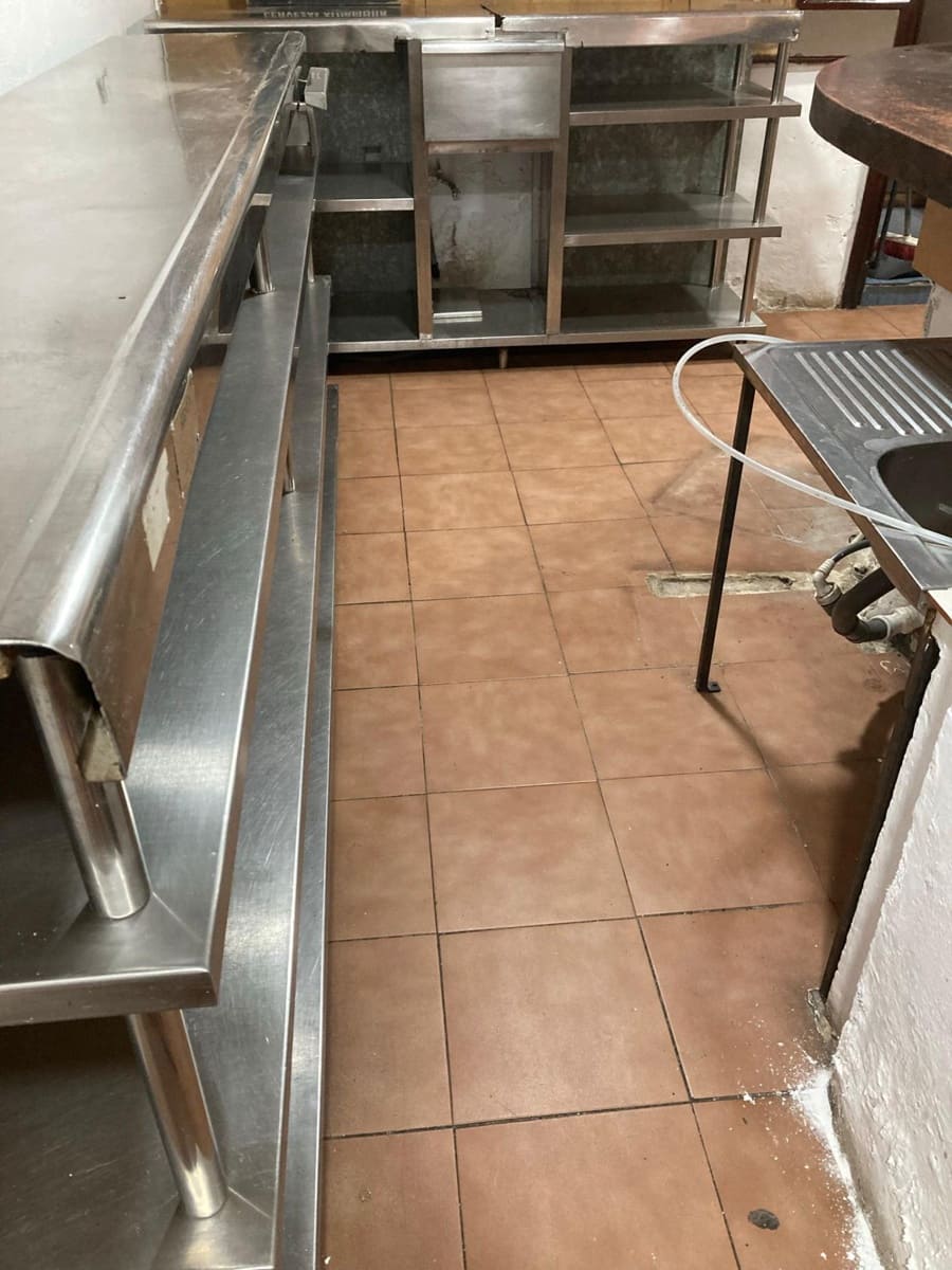 Empresa para arrendar em Alquife - 250 € (Ref: 9674278)