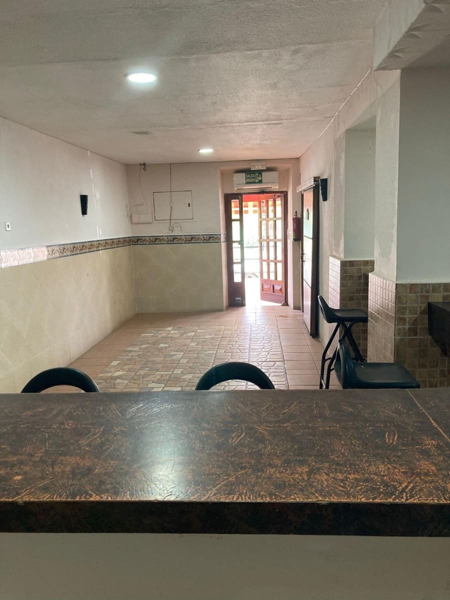 Empresa para arrendar em Alquife - 250 € (Ref: 9674278)
