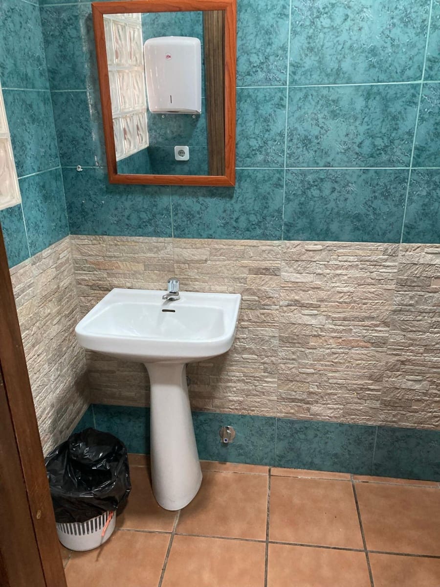 Empresa para arrendar em Alquife - 250 € (Ref: 9674278)