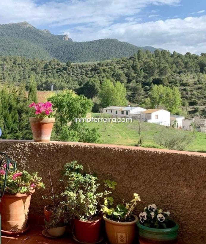 7 bedroom Villa for sale in Siles with pool garage - € 290,000 (Ref: 9695391)