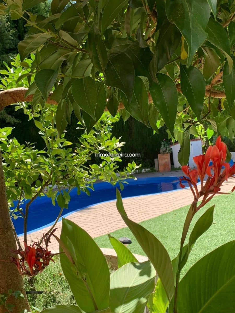 7 bedroom Villa for sale in Siles with pool garage - € 290,000 (Ref: 9695391)