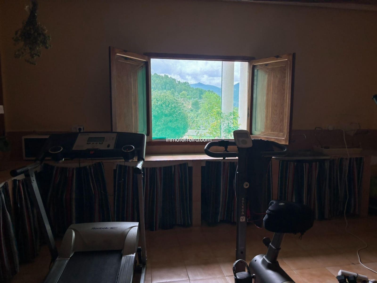 7 bedroom Villa for sale in Siles with pool garage - € 290,000 (Ref: 9695391)