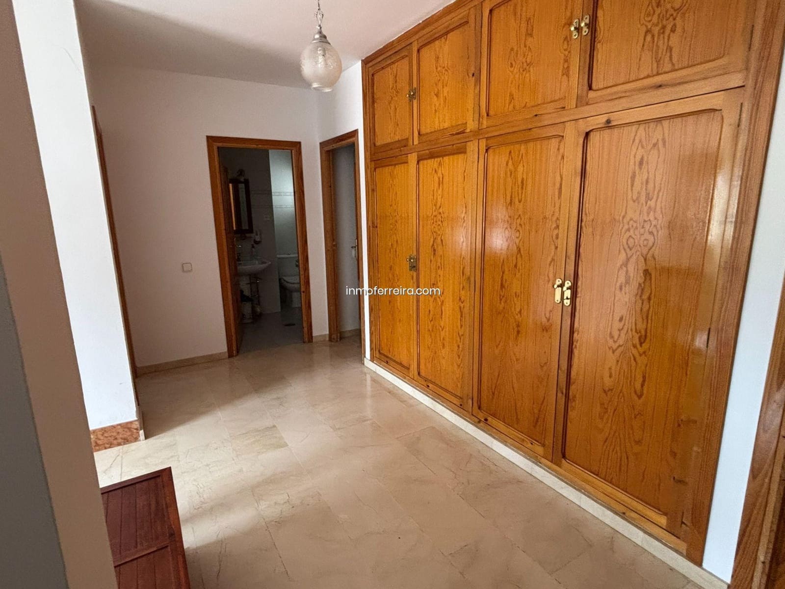 7 bedroom Villa for sale in Siles with pool garage - € 290,000 (Ref: 9695391)