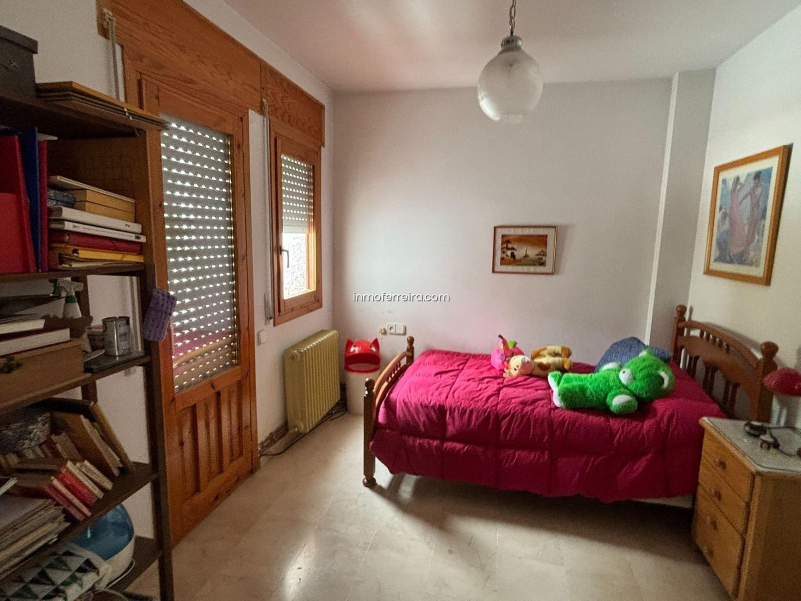 7 bedroom Villa for sale in Siles with pool garage - € 290,000 (Ref: 9695391)