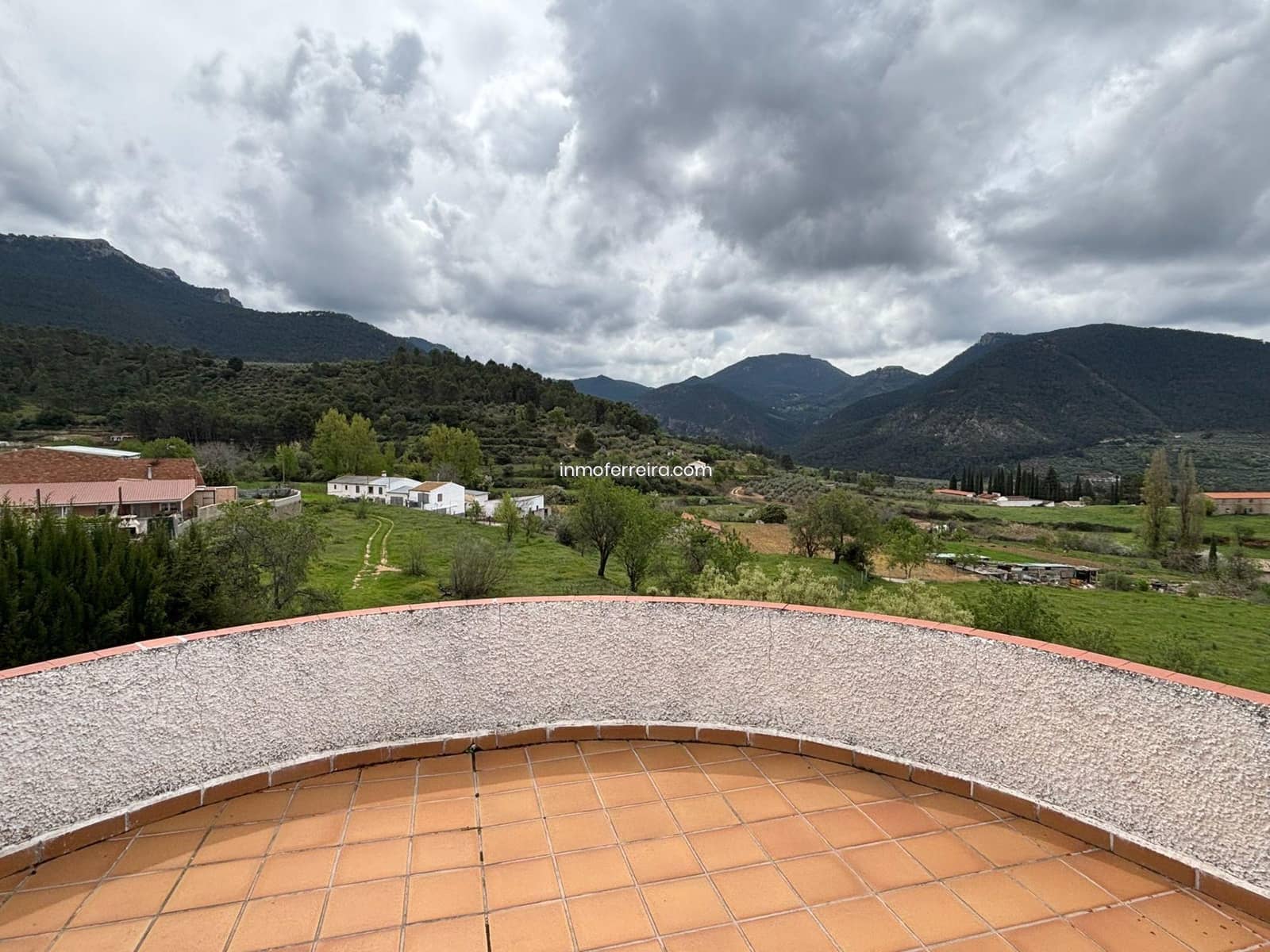 7 bedroom Villa for sale in Siles with pool garage - € 290,000 (Ref: 9695391)