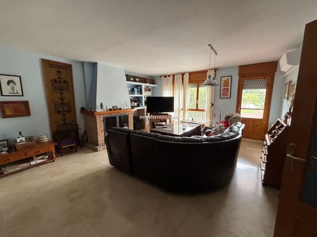 7 soveværelse Villa til salg i Siles med swimmingpool garage - € 290.000 (Ref: 9695391)