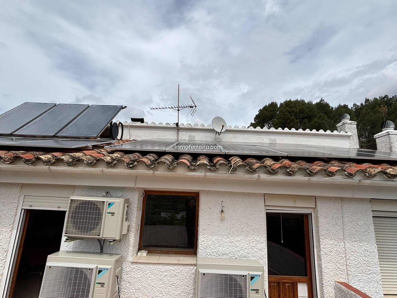 7 bedroom Villa for sale in Siles with pool garage - € 290,000 (Ref: 9695391)