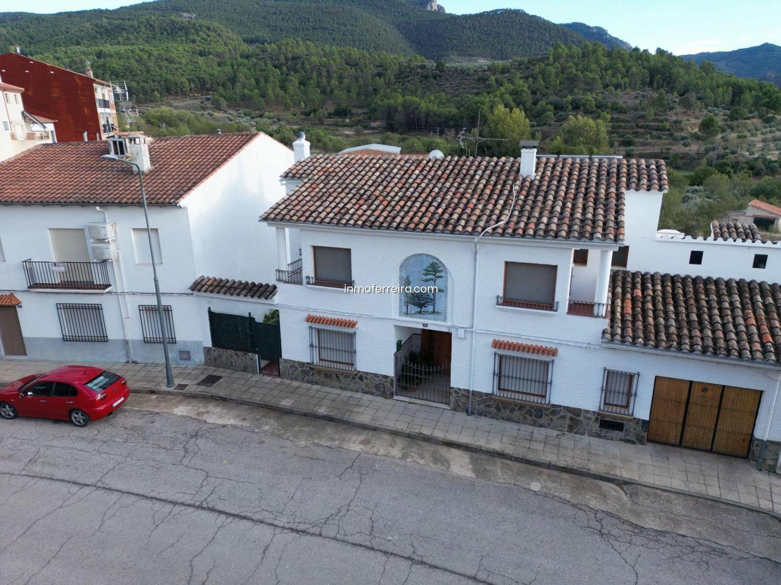7 bedroom Villa for sale in Siles with pool garage - € 290,000 (Ref: 9695391)
