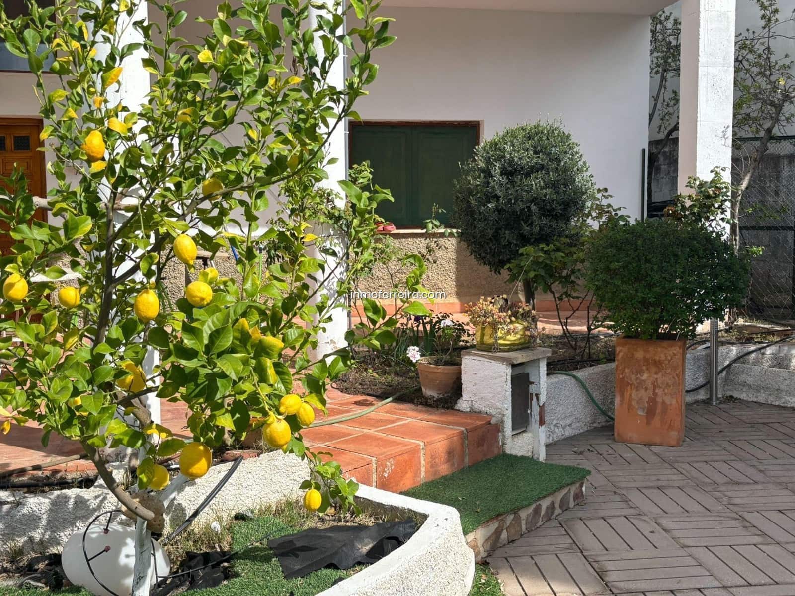 7 bedroom Villa for sale in Siles with pool garage - € 290,000 (Ref: 9695391)