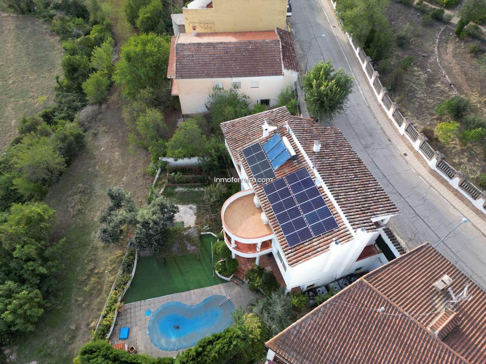 7 bedroom Villa for sale in Siles with pool garage - € 290,000 (Ref: 9695391)
