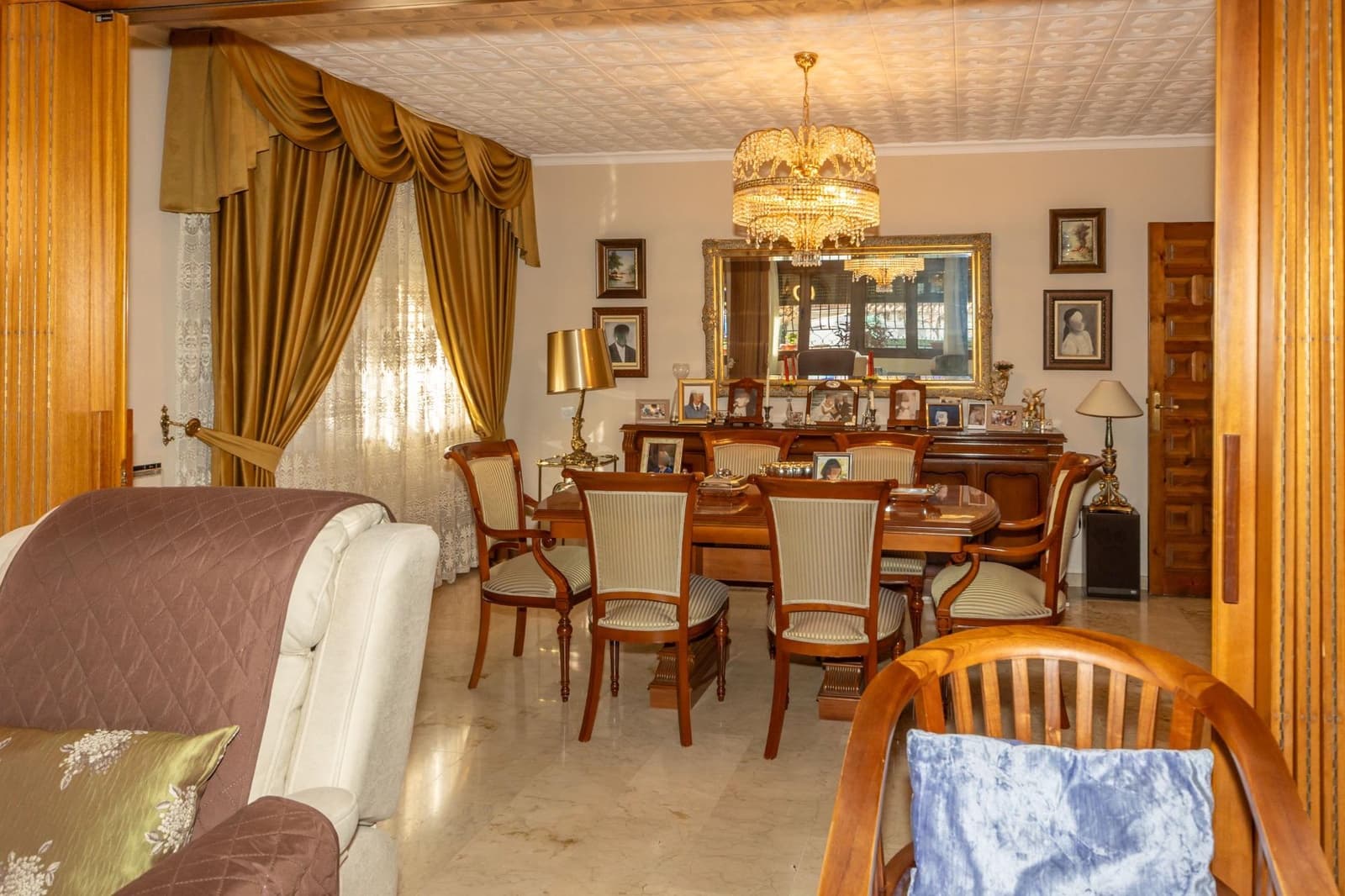 4 soveværelse Villa til salg i Guadix med garage - € 375.000 (Ref: 9712002)