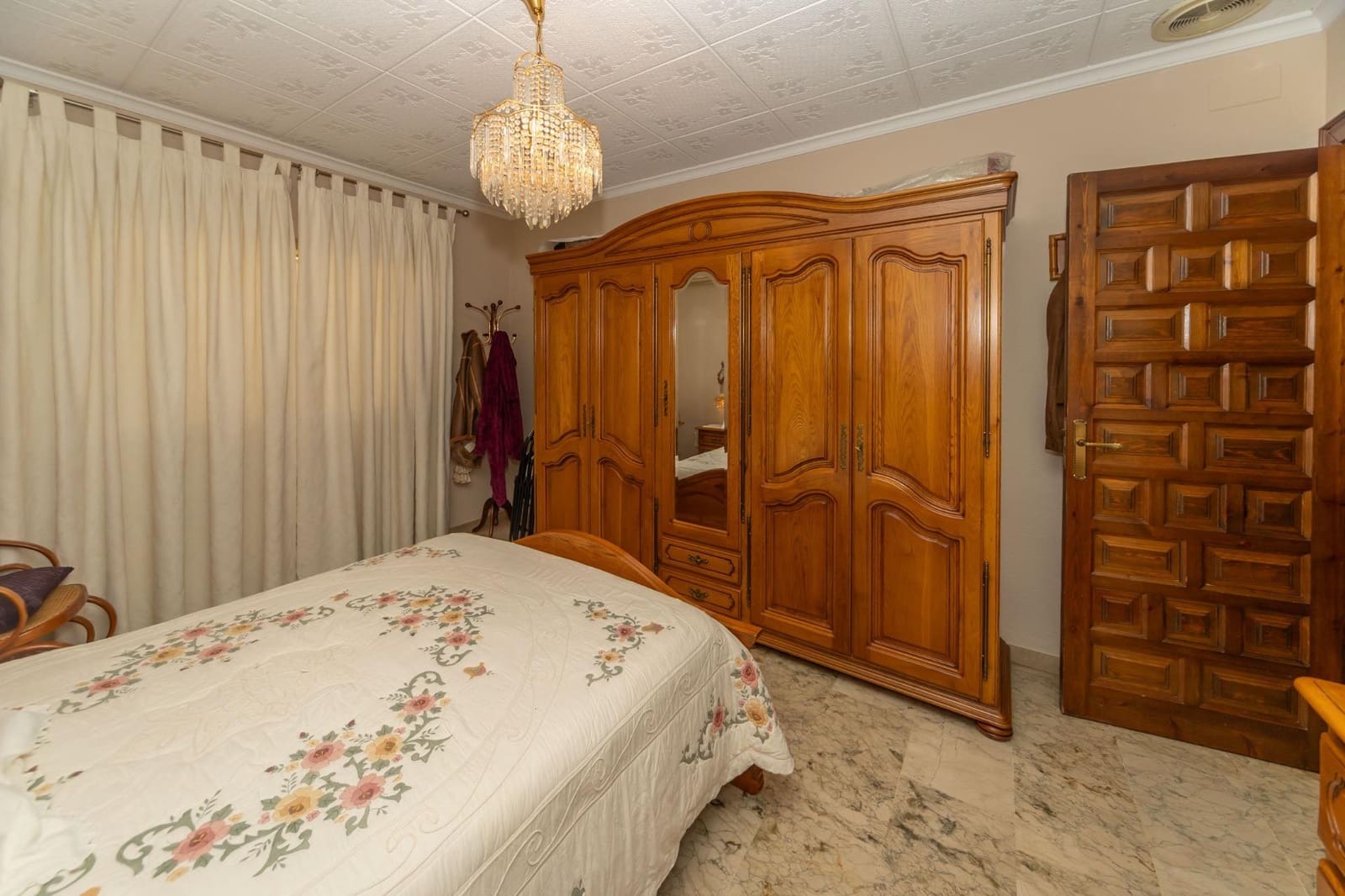 4 soveværelse Villa til salg i Guadix med garage - € 375.000 (Ref: 9712002)