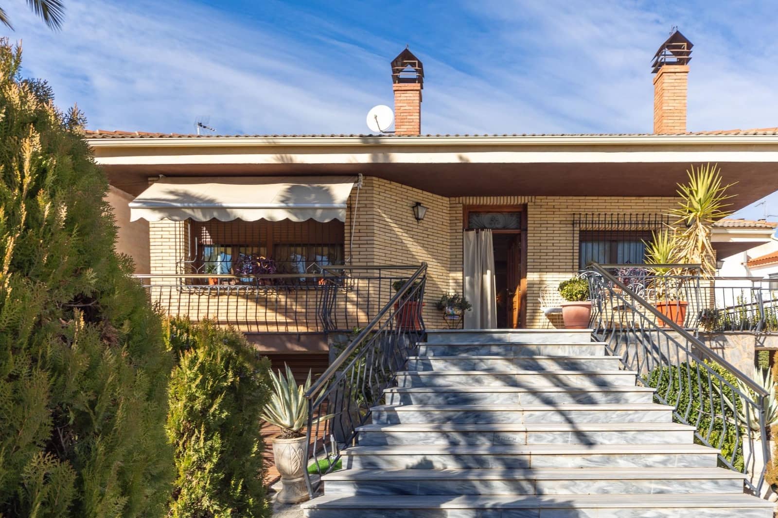 4 soveværelse Villa til salg i Guadix med garage - € 375.000 (Ref: 9712002)