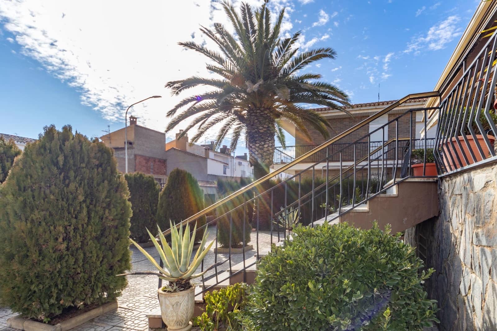 4 soveværelse Villa til salg i Guadix med garage - € 375.000 (Ref: 9712002)