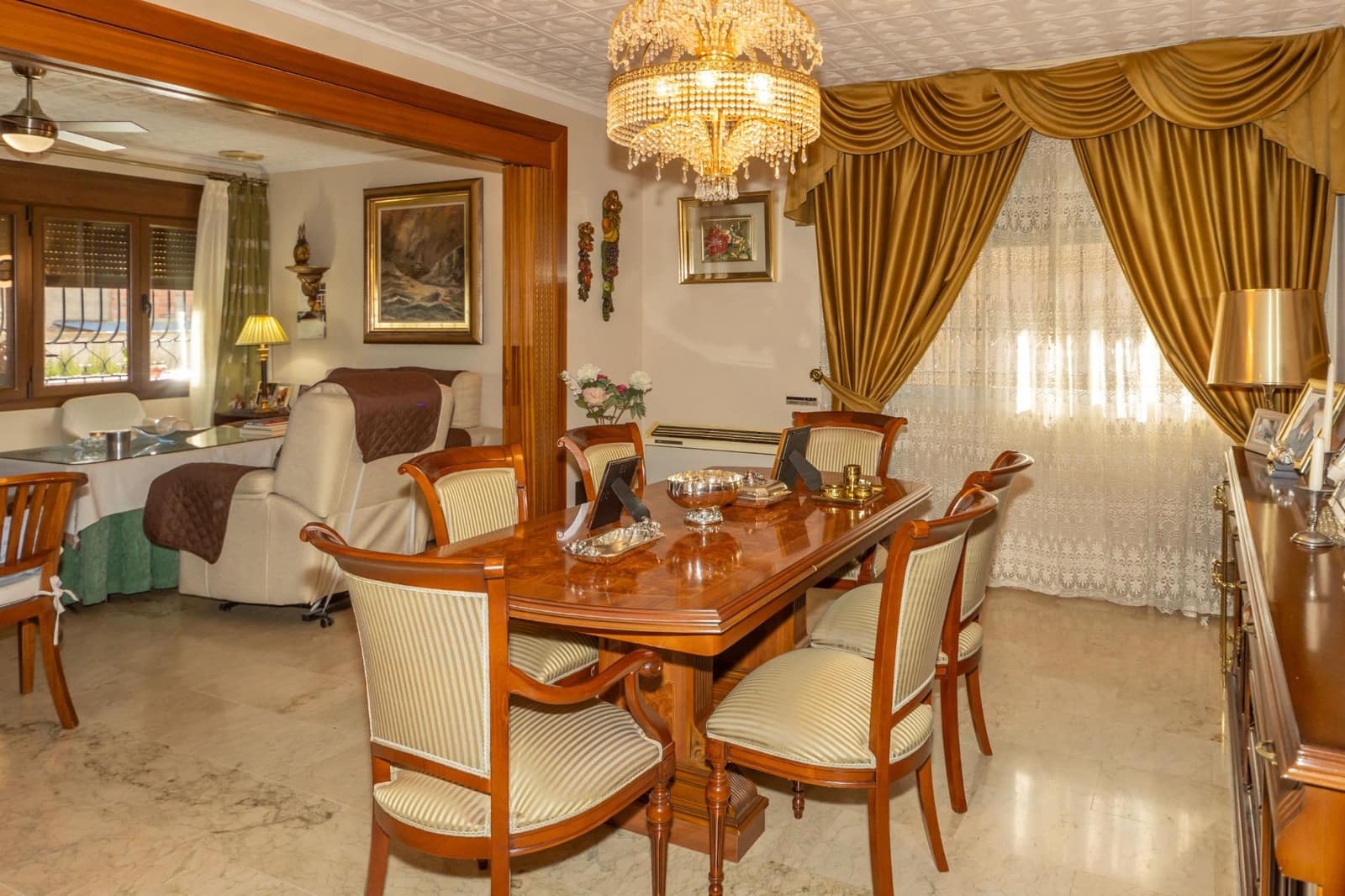 4 soveværelse Villa til salg i Guadix med garage - € 375.000 (Ref: 9712002)