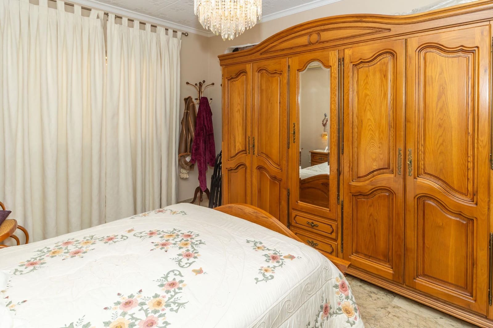 4 soveværelse Villa til salg i Guadix med garage - € 375.000 (Ref: 9712002)