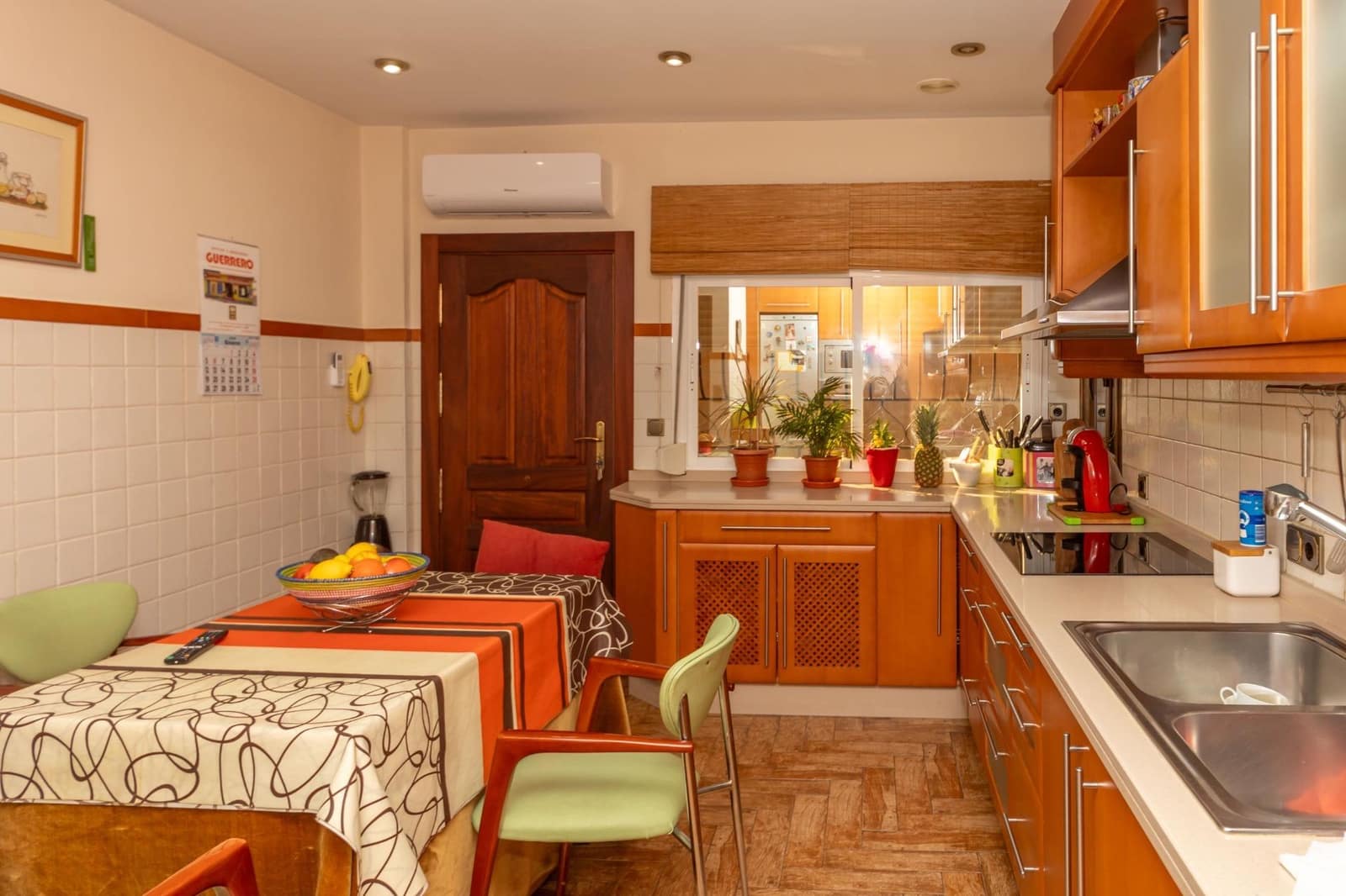 4 soveværelse Villa til salg i Guadix med garage - € 375.000 (Ref: 9712002)