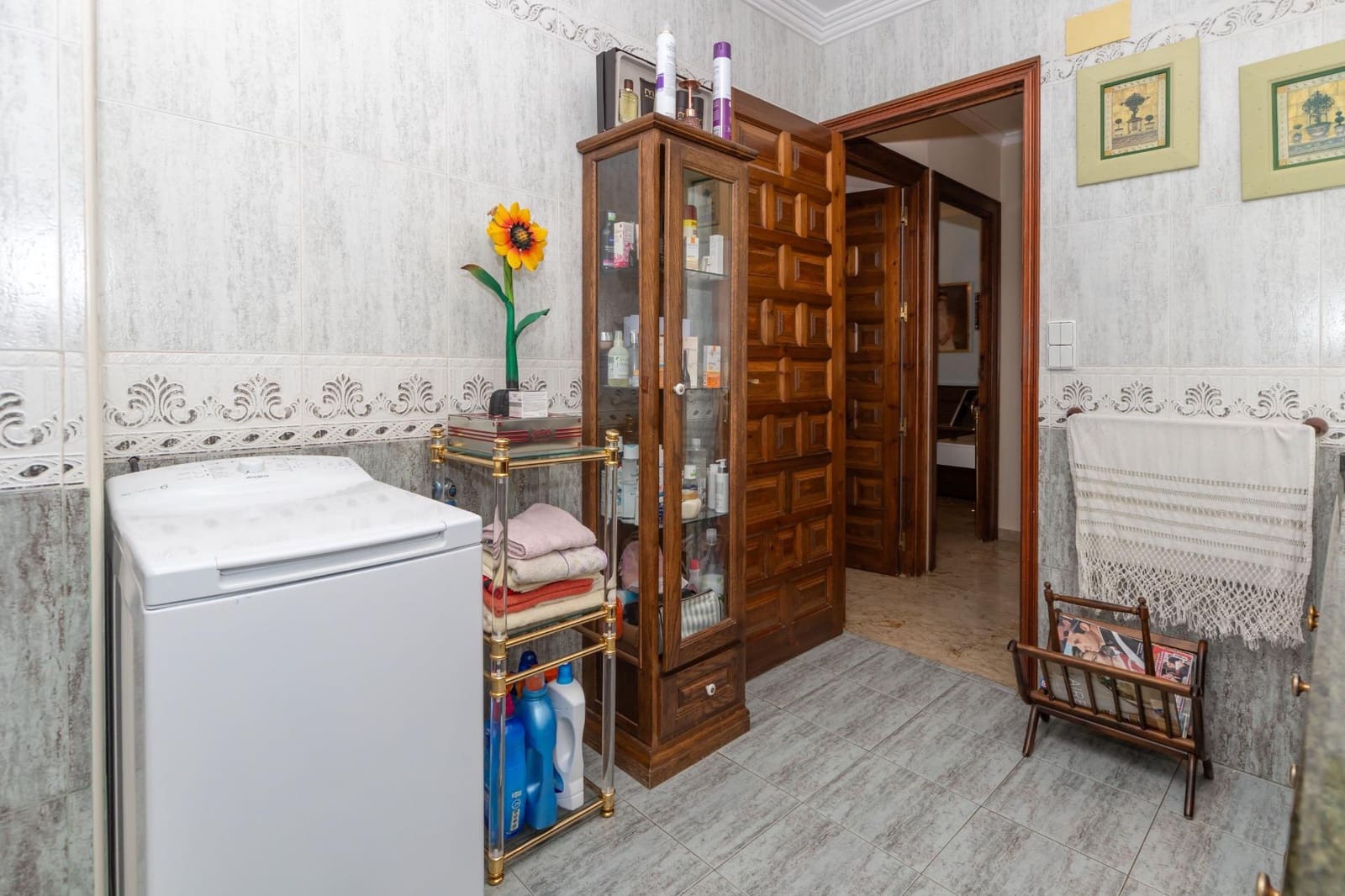 4 soveværelse Villa til salg i Guadix med garage - € 375.000 (Ref: 9712002)