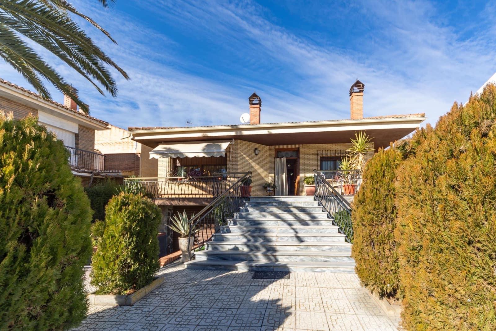 4 soveværelse Villa til salg i Guadix med garage - € 375.000 (Ref: 9712002)