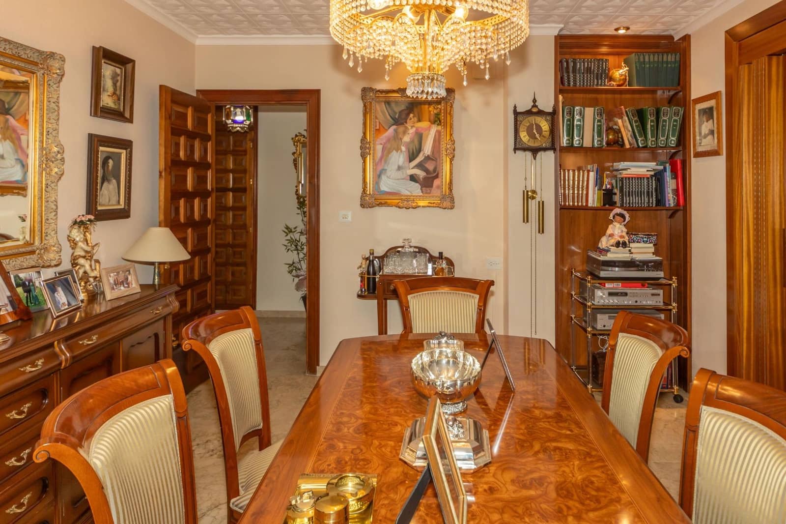 4 soveværelse Villa til salg i Guadix med garage - € 375.000 (Ref: 9712002)