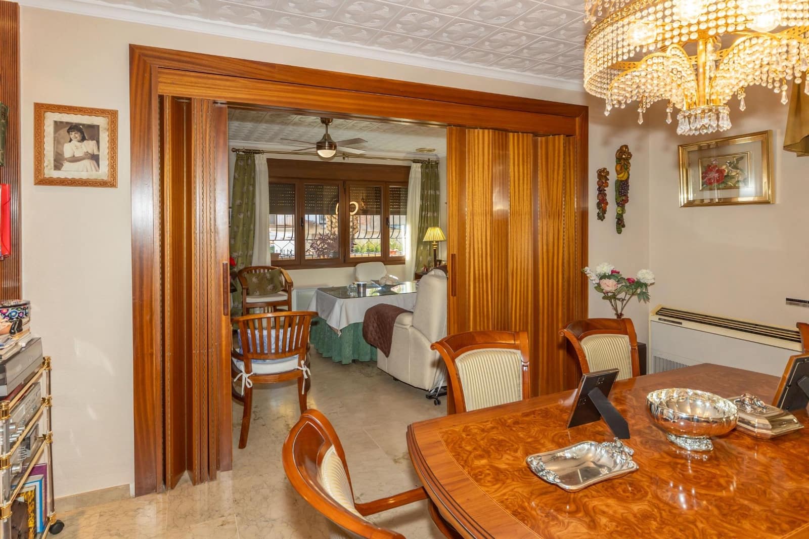 4 soveværelse Villa til salg i Guadix med garage - € 375.000 (Ref: 9712002)