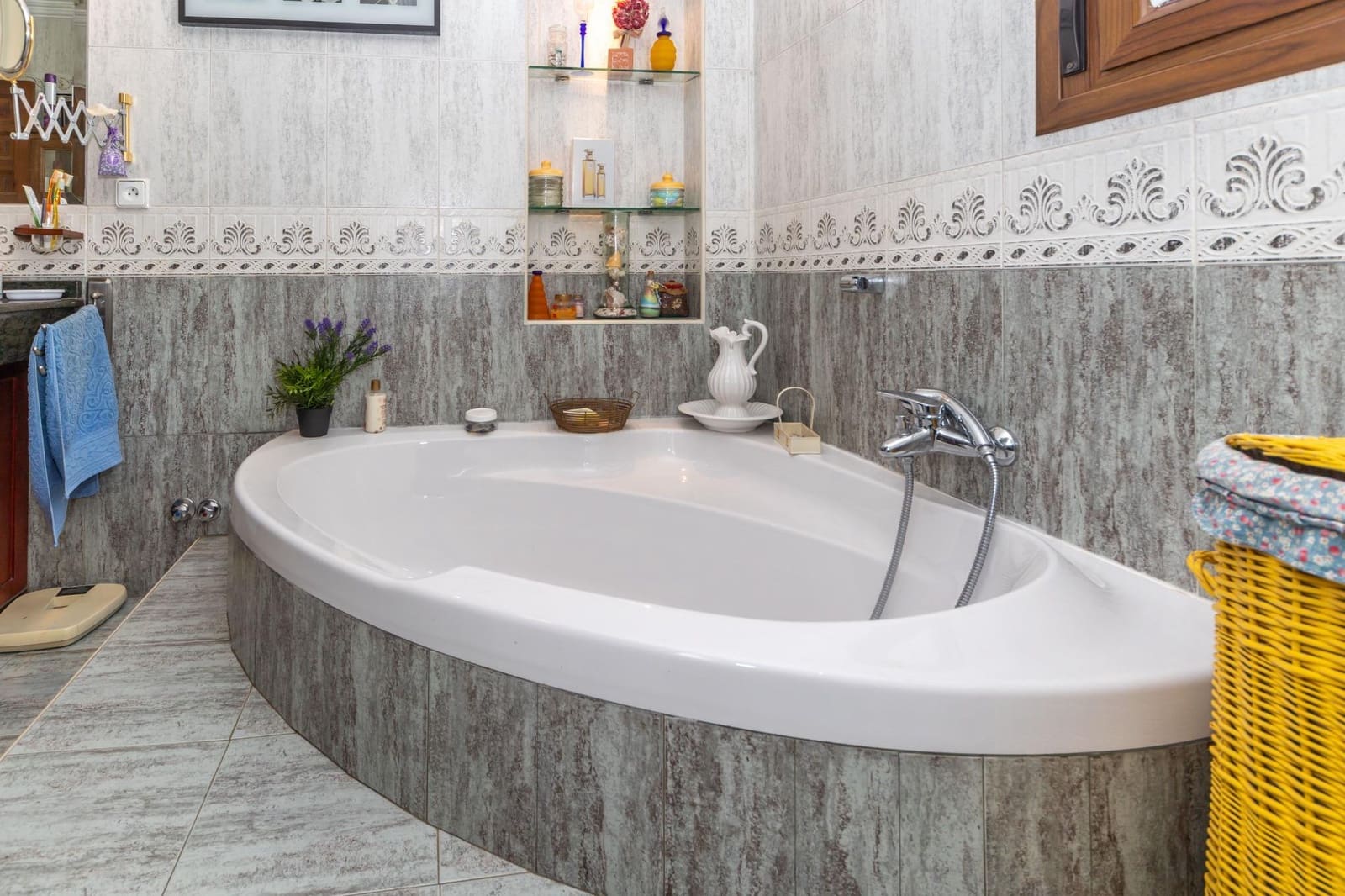 4 soveværelse Villa til salg i Guadix med garage - € 375.000 (Ref: 9712002)