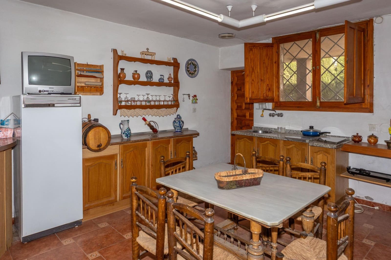 4 soveværelse Villa til salg i Guadix med garage - € 375.000 (Ref: 9712002)