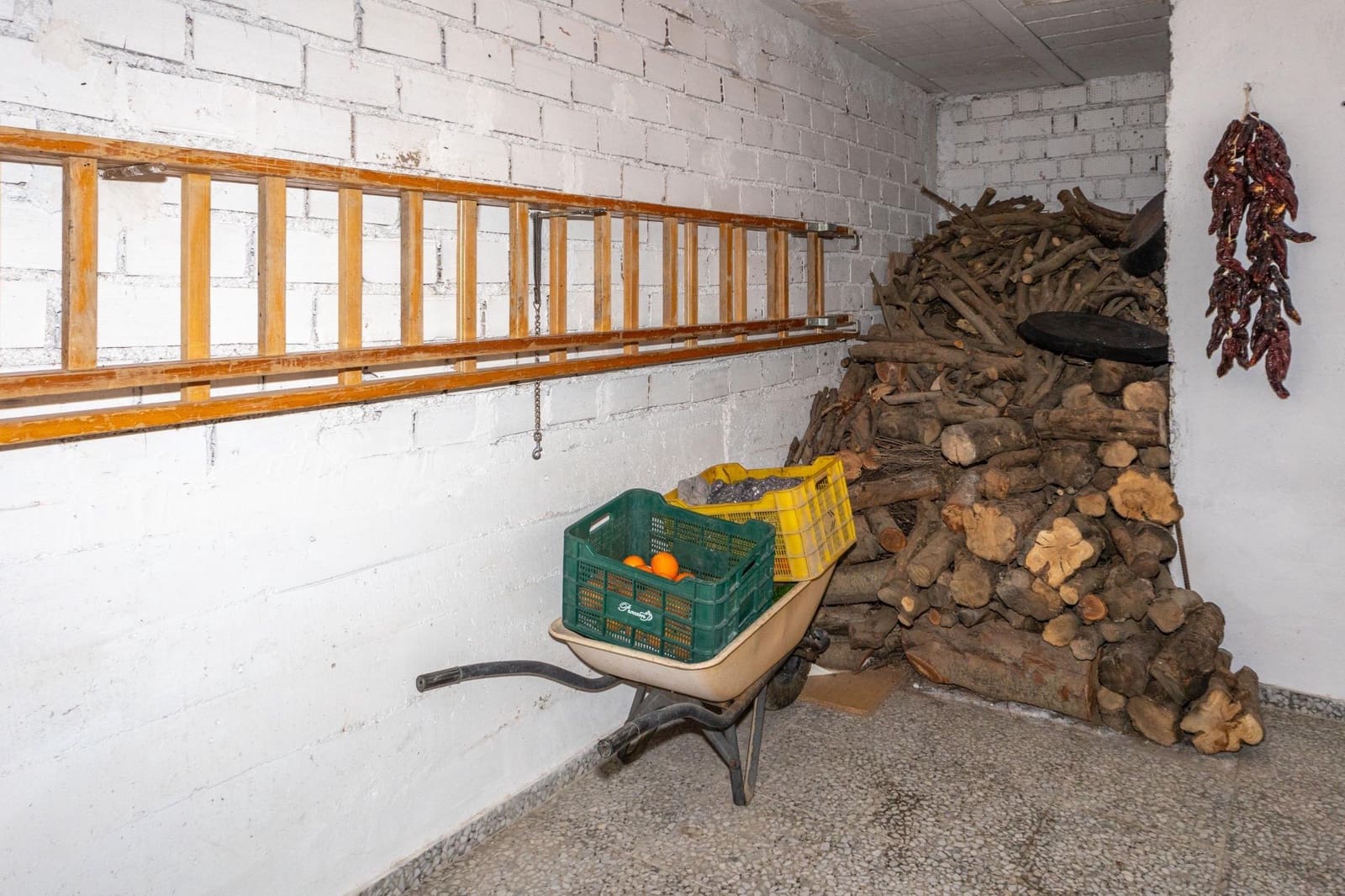 4 soveværelse Villa til salg i Guadix med garage - € 375.000 (Ref: 9712002)